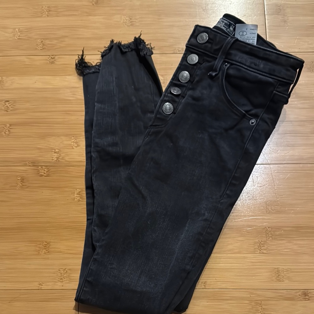 Stylish Black Button-Up Women's Jeans